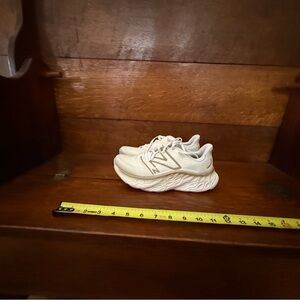 New Balance women’s fresh foam Cream Sneakers